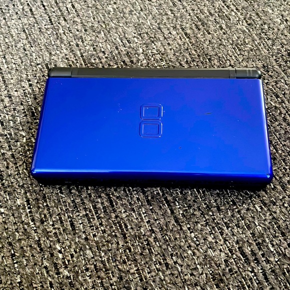 Nintendo Ds Lyte with case and 3 games